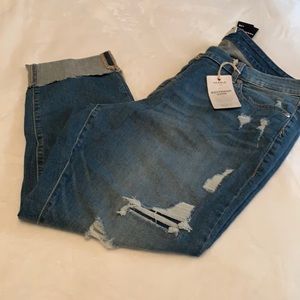 Torrid brand boyfriend crop distressed size 20 jeans